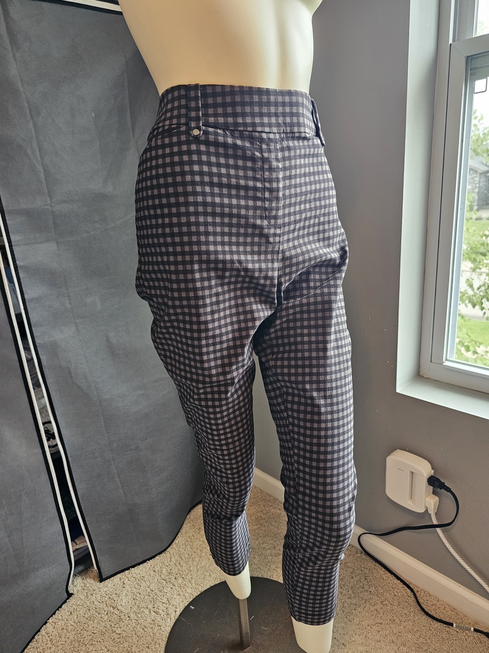 Maurices Black and Gray Checked Cropped Pants